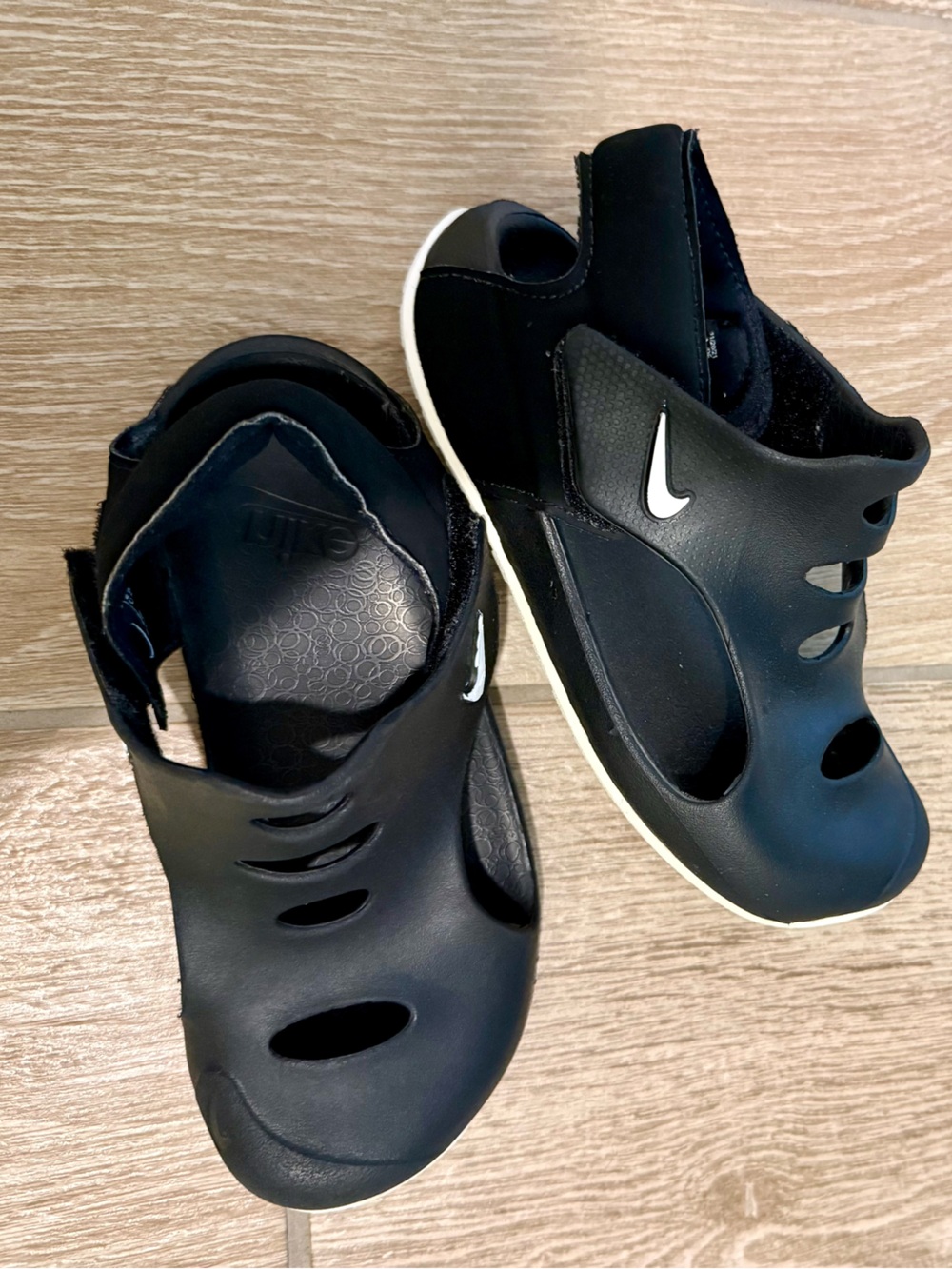 Nike Black Youth Sandals with White Swoosh Accent